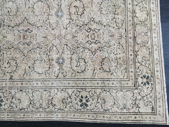 Beige Turkish Oushak Rug 6' x 9' 2" Hand-Knotted detail