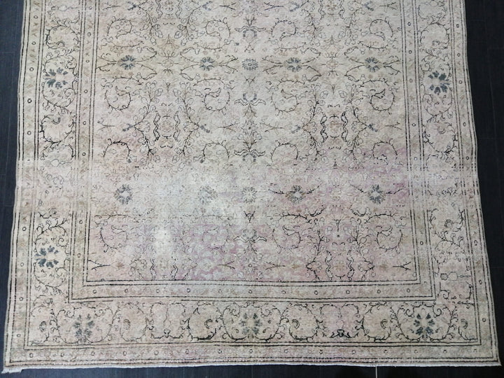 Beige Turkish Oushak Rug 6' x 9' 2" Hand-Knotted texture
