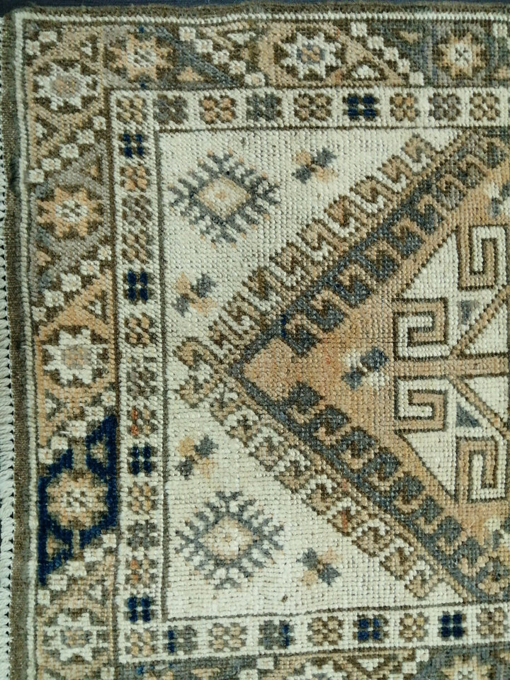 Tan Turkish Oushak Rug 2' 4" x 3' 11" Hand-Knotted close-up