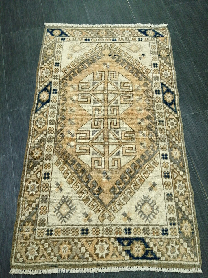 Tan Turkish Oushak Rug 2' 4" x 3' 11" Hand-Knotted texture