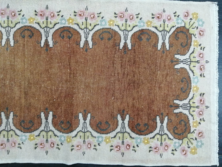 Turkish Runner Rug 2' 8" x 10' 7" Hand-Knotted detail
