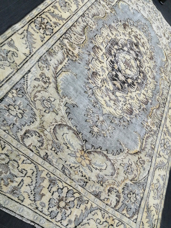 Turkish Runner Rug 6' x 10' Hand-Knotted detail