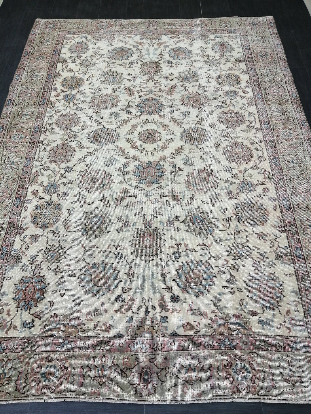 Turkish Oushak Rug 7' 2" x 9' 11" Hand-Knotted pattern