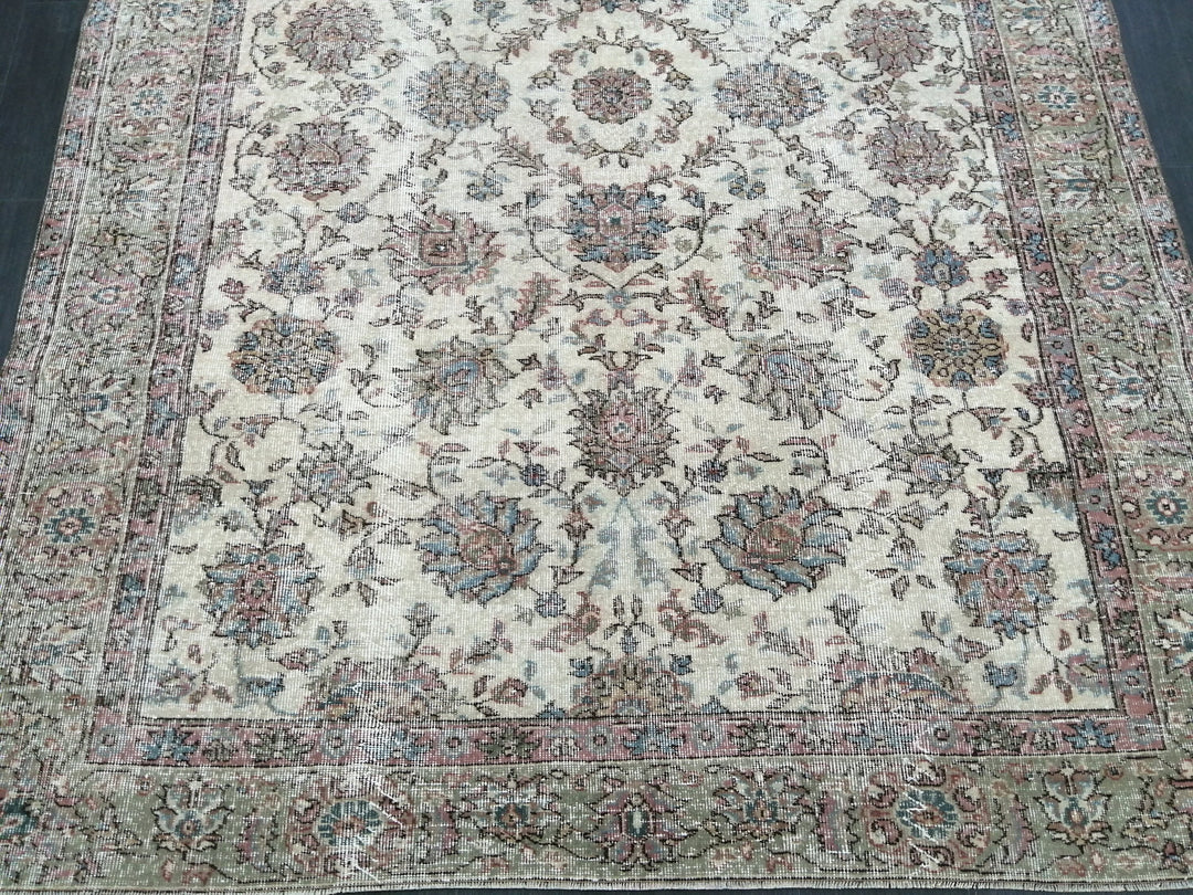 Turkish Oushak Rug 7' 2" x 9' 11" Hand-Knotted detail