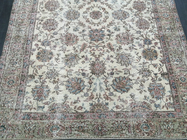 Turkish Oushak Rug 7' 2" x 9' 11" Hand-Knotted detail