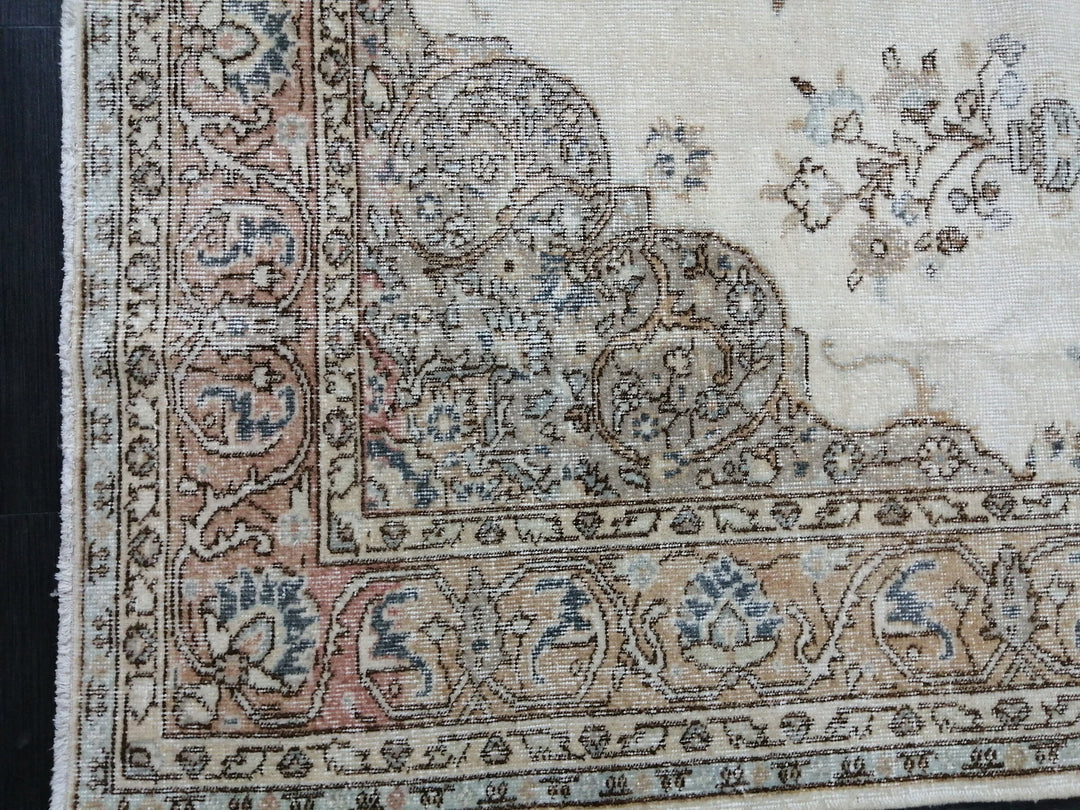 Tan Turkish Vintage Rug 7' x 10' 5" Hand-Knotted border