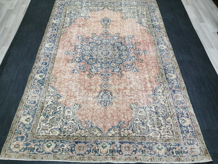 Beige Turkish Oushak Rug 6' 4" x 9' 7" Hand-Knotted border