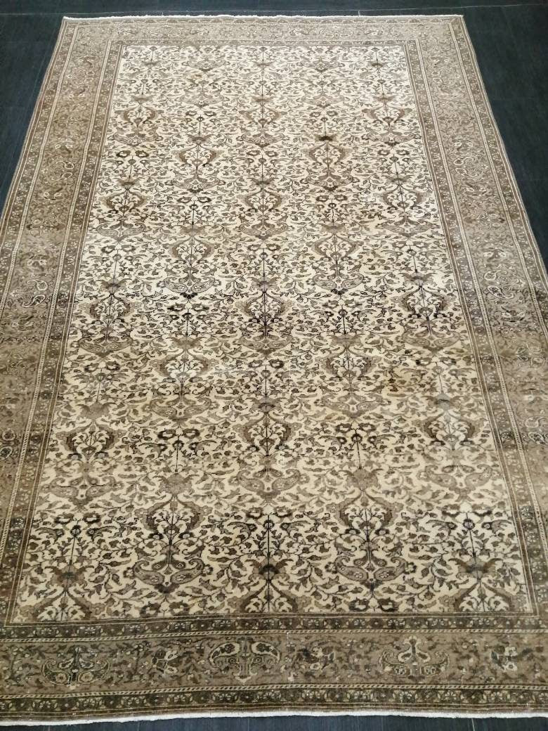 Turkish Oushak Rug 6' 3" x 9' 6" Hand-Knotted close-up