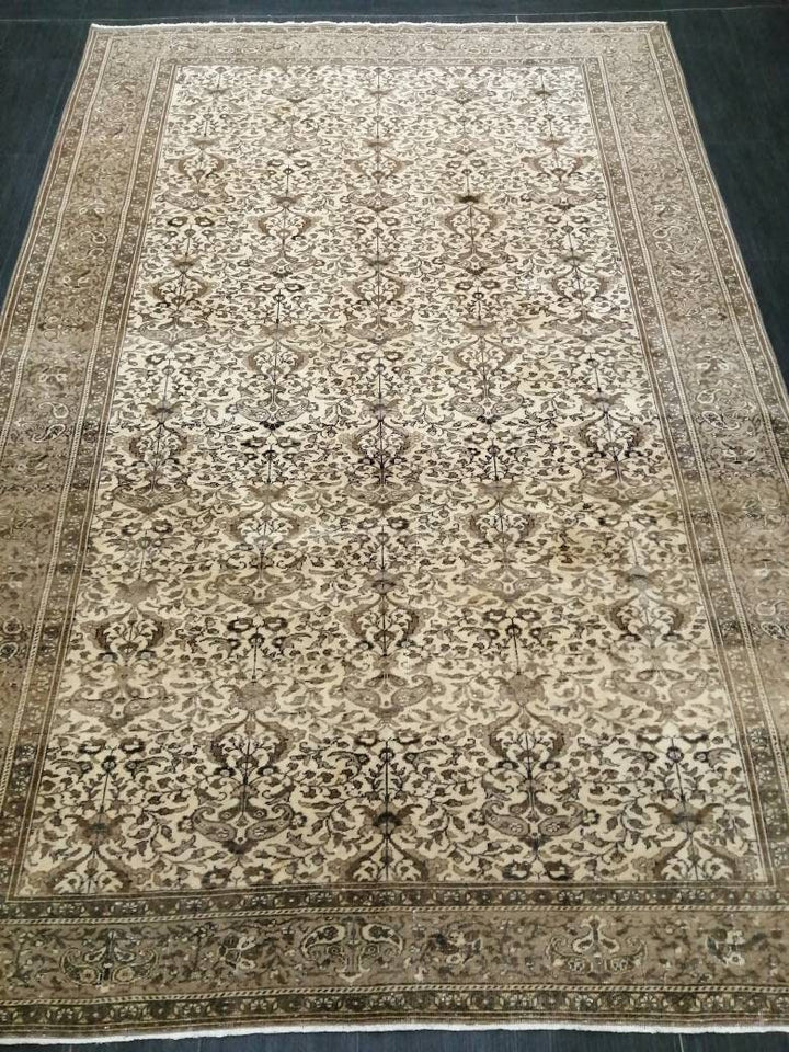 Turkish Oushak Rug 6' 3" x 9' 6" Hand-Knotted close-up