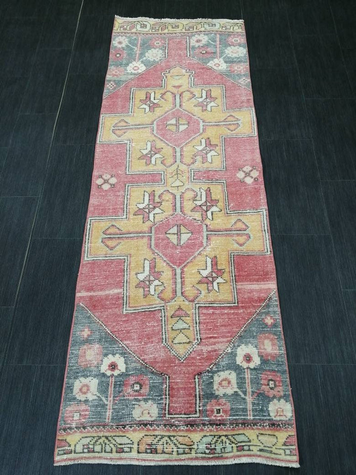 Beige Turkish Runner Rug 2' 6" x 7' 3" Hand-Knotted detail