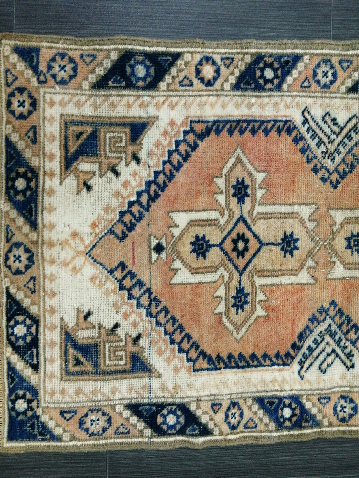 Rust Turkish Oushak Rug 2' 2" x 3' 7" Hand-Knotted close-up