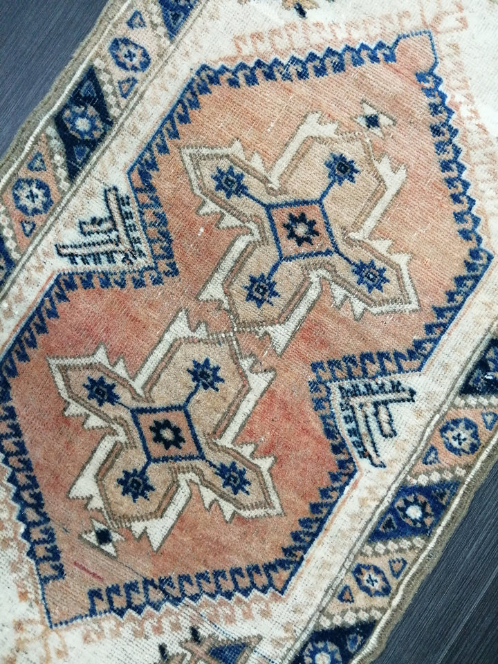 Rust Turkish Oushak Rug 2' 2" x 3' 7" Hand-Knotted pattern
