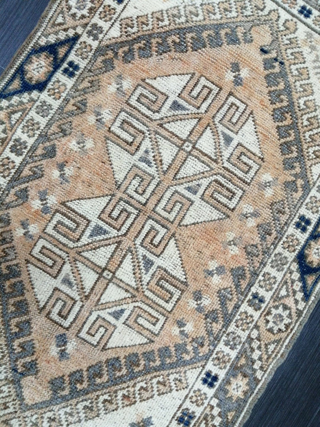 Tan Turkish Oushak Rug 2' 4" x 3' 11" Hand-Knotted detail