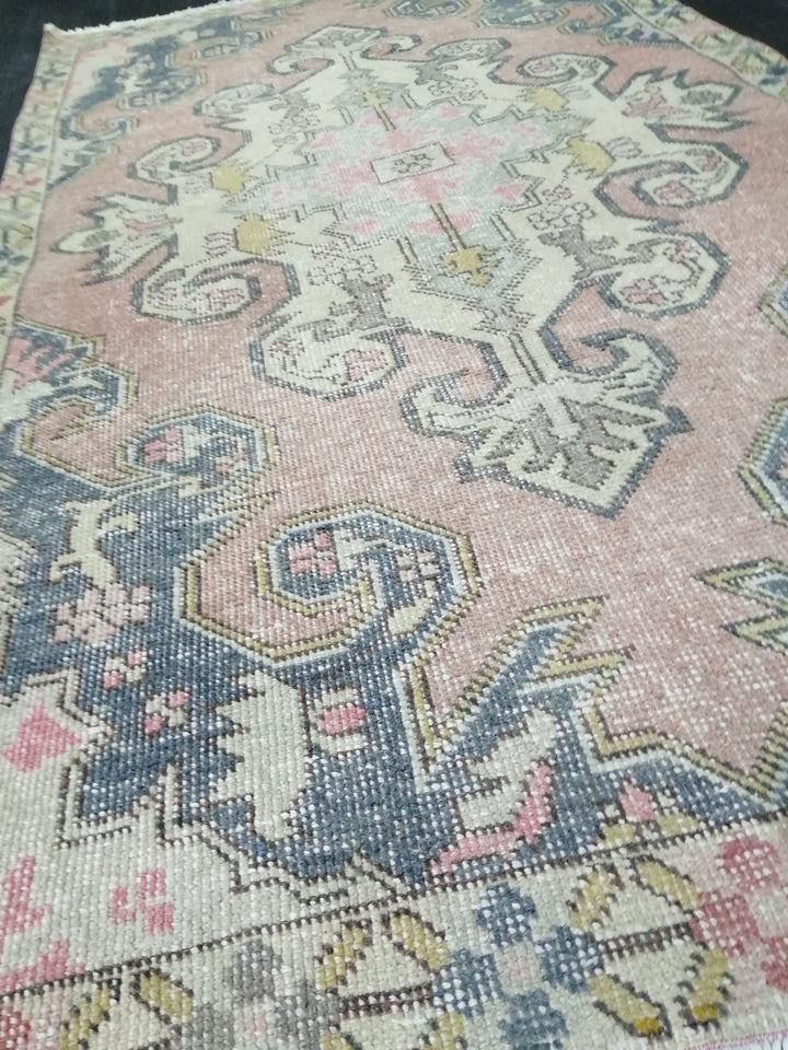 Rust Turkish Oushak Rug 4' x 6' 11" Hand-Knotted border