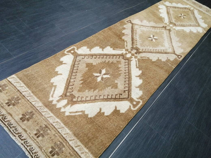 Turkish Runner Rug 2' 7" x 10' 10" Hand-Knotted texture