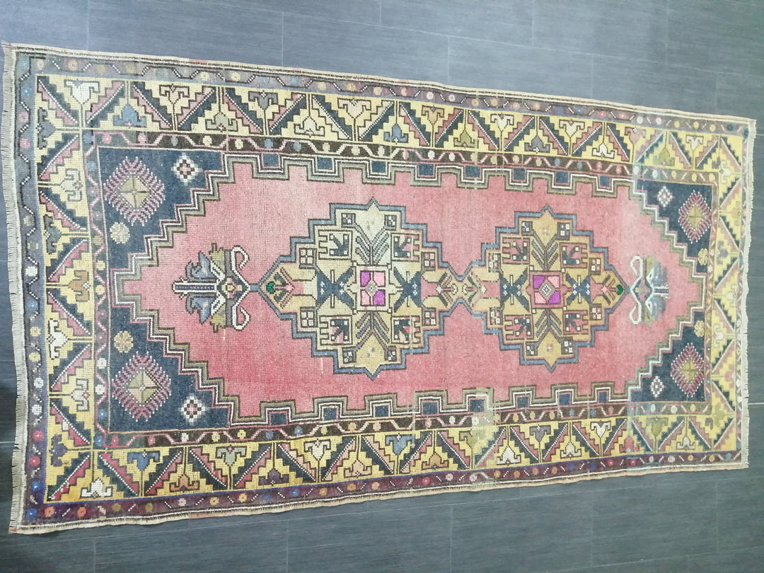Turkish Oushak Rug 4' x 7' 5" Hand-Knotted close-up