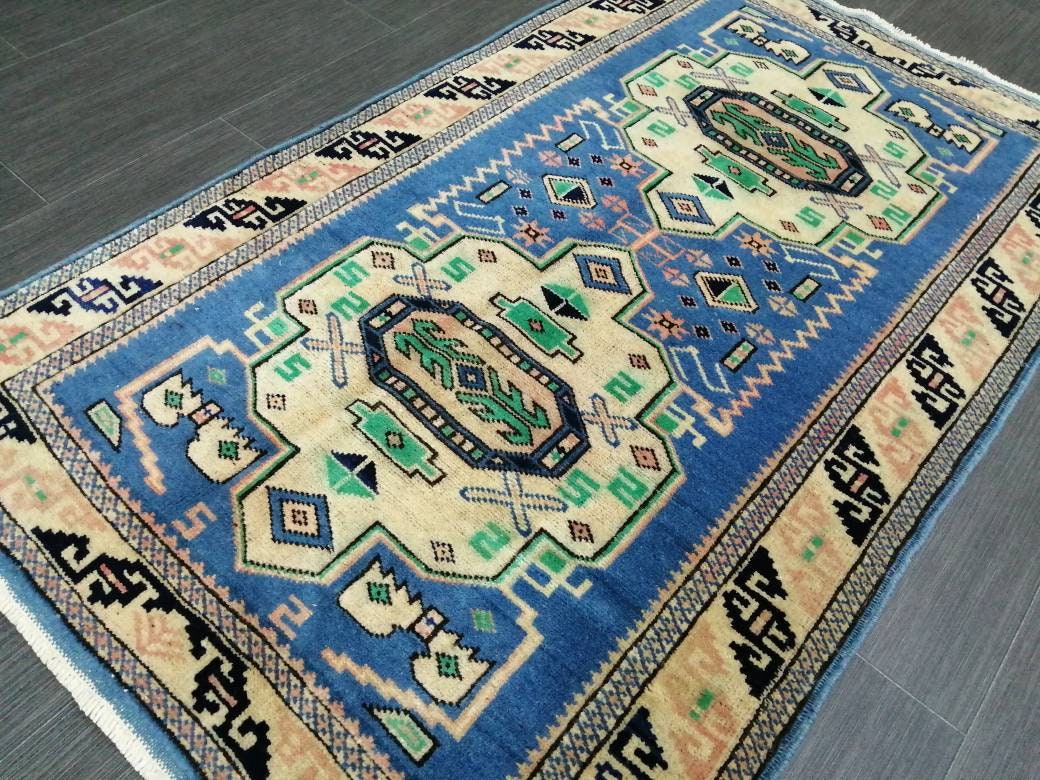 Beige Turkish Runner Rug 2' 6" x 4' 3" Hand-Knotted close-up