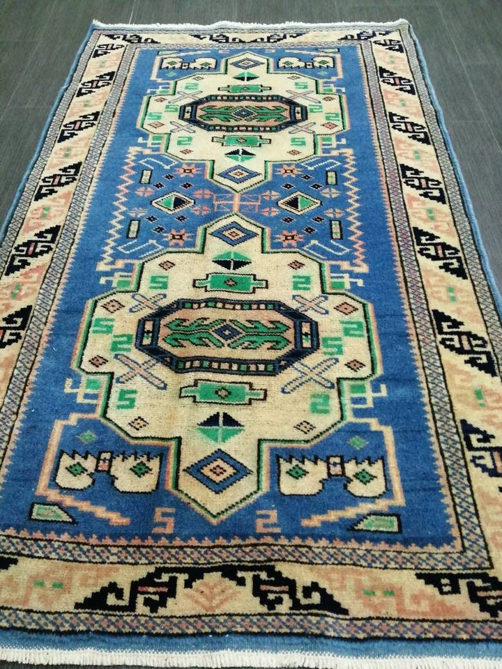 Beige Turkish Runner Rug 2' 6" x 4' 3" Hand-Knotted pattern