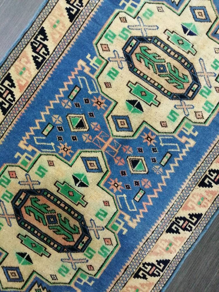 Beige Turkish Runner Rug 2' 6" x 4' 3" Hand-Knotted border