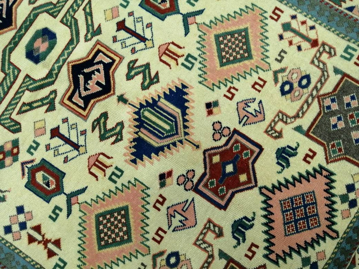 Beige Turkish Runner Rug 5' 1" x 7' Hand-Knotted pattern