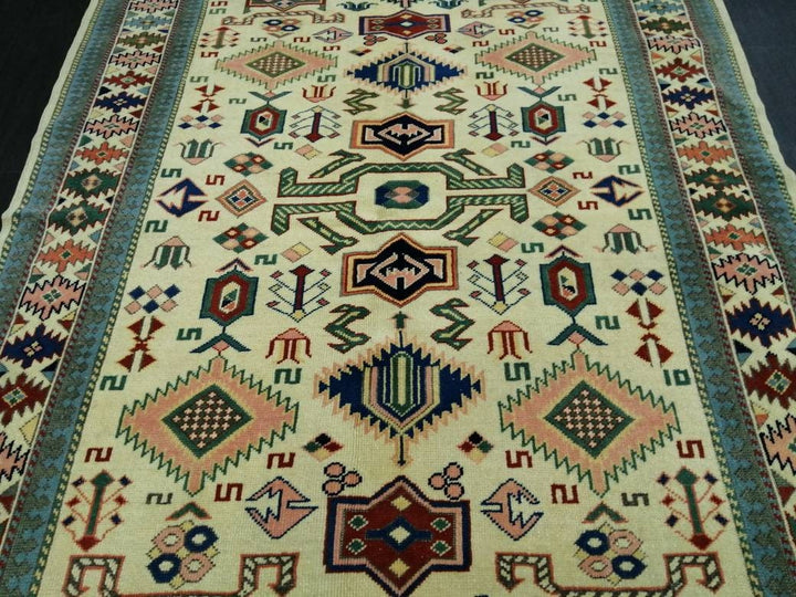 Beige Turkish Runner Rug 5' 1" x 7' Hand-Knotted texture