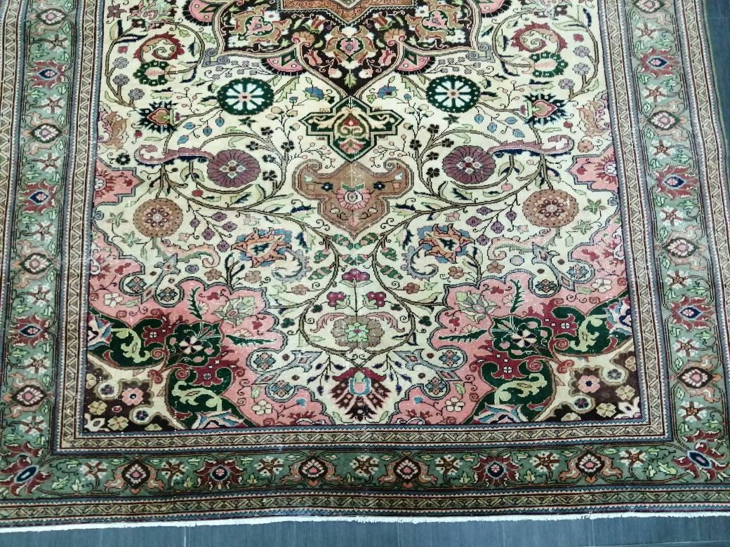 Beige Turkish Oushak Rug 6' 6" x 9' 8" Hand-Knotted detail