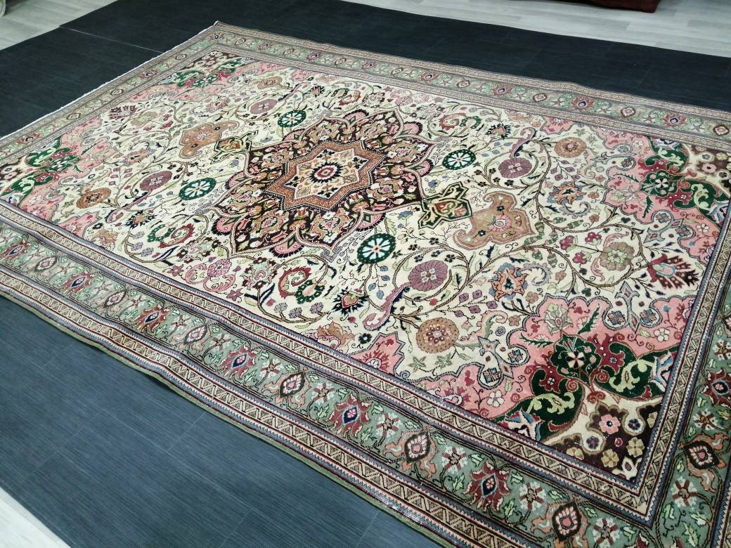 Beige Turkish Oushak Rug 6' 6" x 9' 8" Hand-Knotted close-up