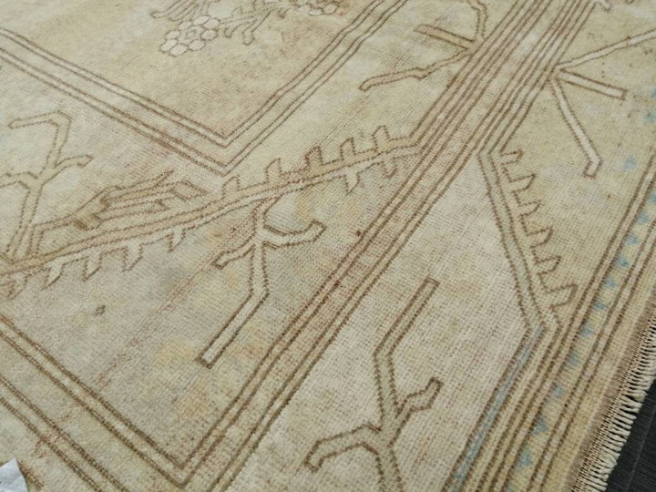 Beige Turkish Oushak Rug 6' 5" x 9' 5" Hand-Knotted border