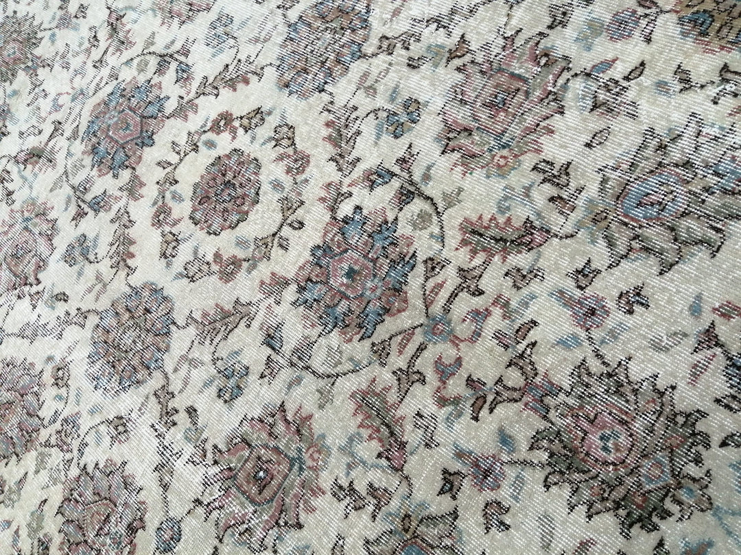 Turkish Oushak Rug 7' 2" x 9' 11" Hand-Knotted view