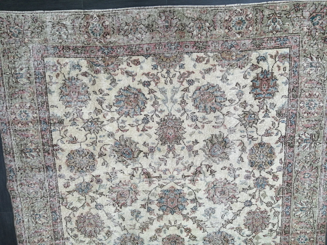Turkish Oushak Rug 7' 2" x 9' 11" Hand-Knotted border