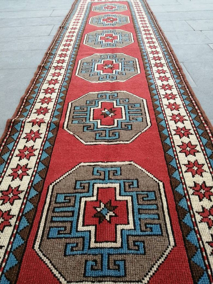 Beige Turkish Runner Rug 2' 10" x 13' 2" Hand-Knotted detail