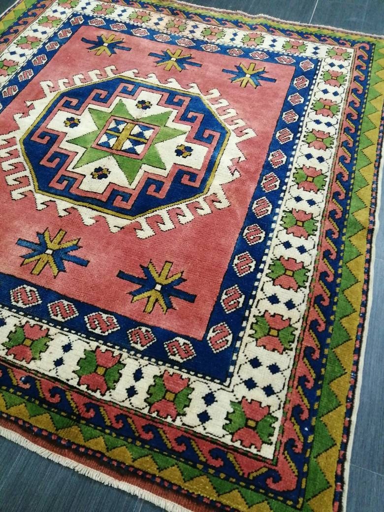 Beige Turkish Runner Rug 5' 2" x 5' 8" Hand-Knotted border