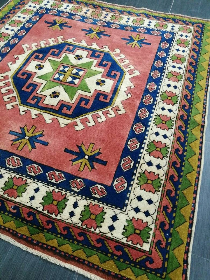 Beige Turkish Runner Rug 5' 2" x 5' 8" Hand-Knotted border