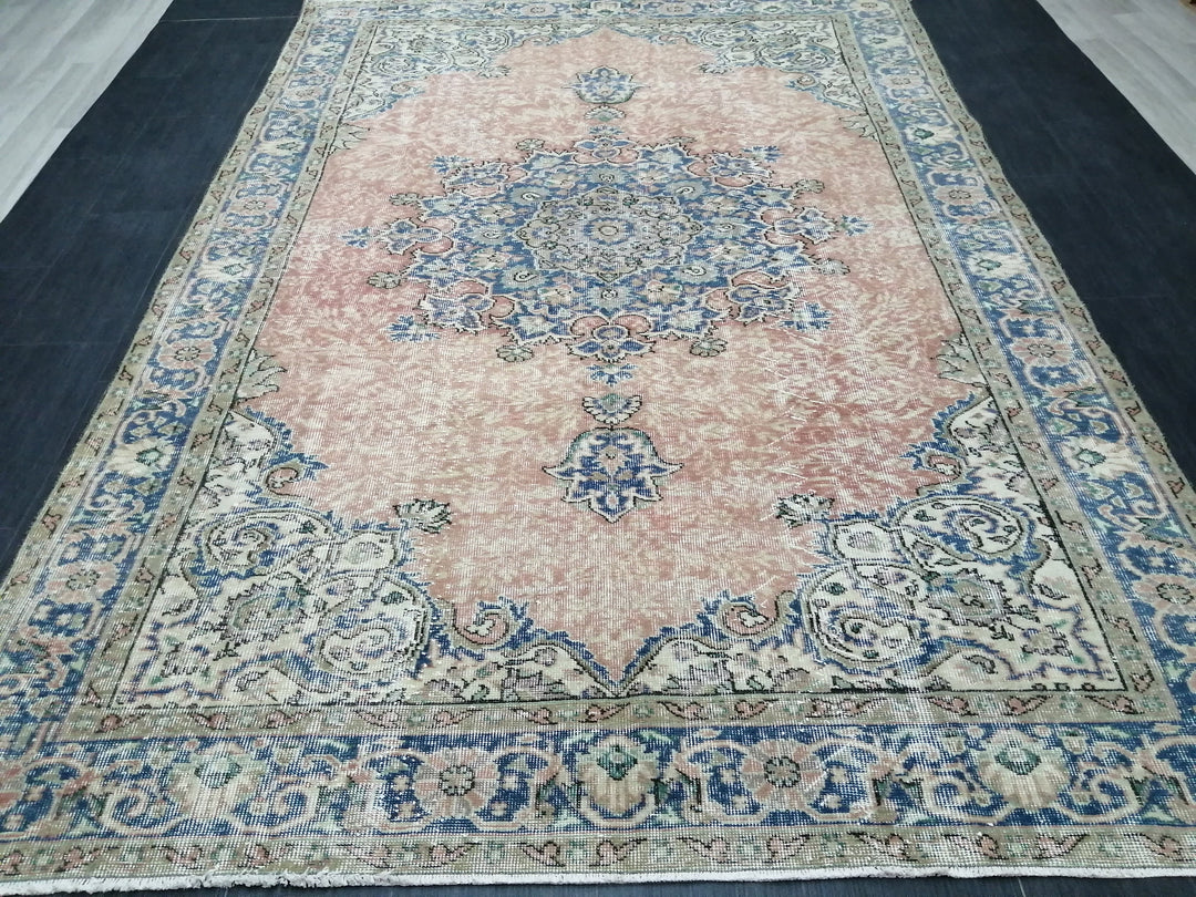 Beige Turkish Oushak Rug 6' 4" x 9' 7" Hand-Knotted detail
