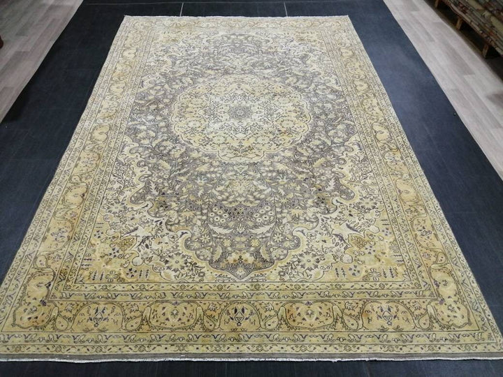 Beige Turkish Runner Rug 6' 6" x 9' 11" Hand-Knotted field