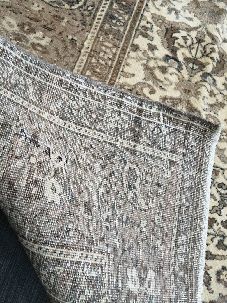 Turkish Oushak Rug 6' 3" x 9' 6" Hand-Knotted border