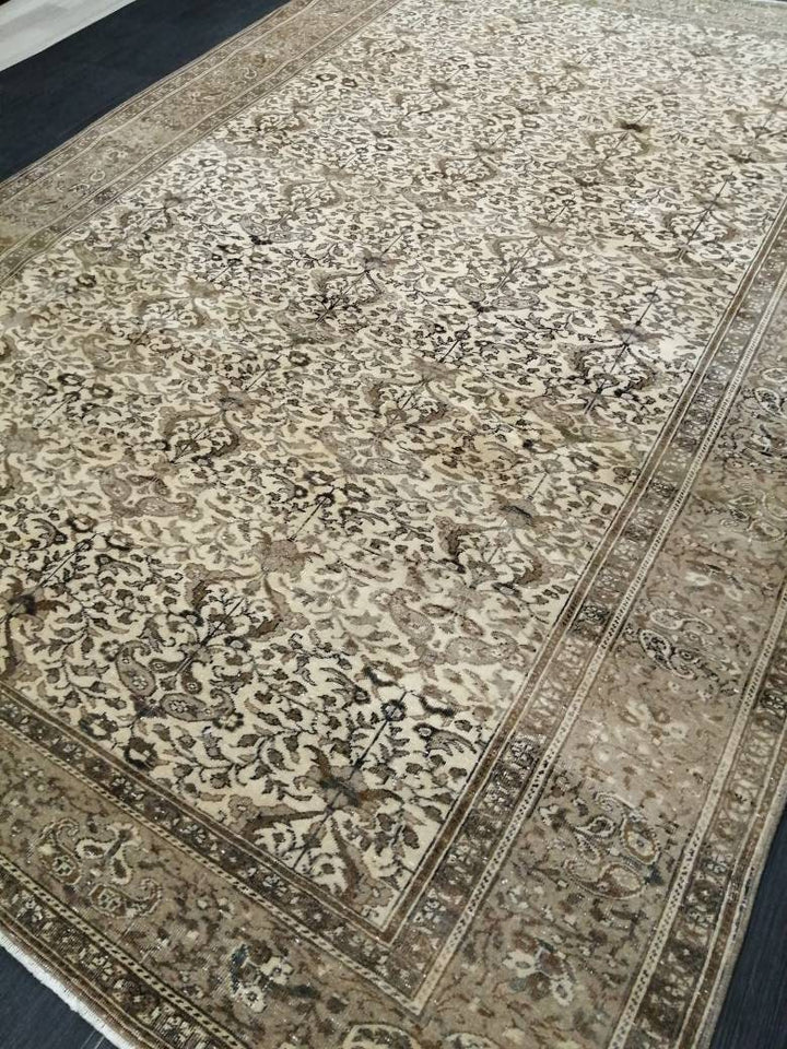 Turkish Oushak Rug 6' 3" x 9' 6" Hand-Knotted view