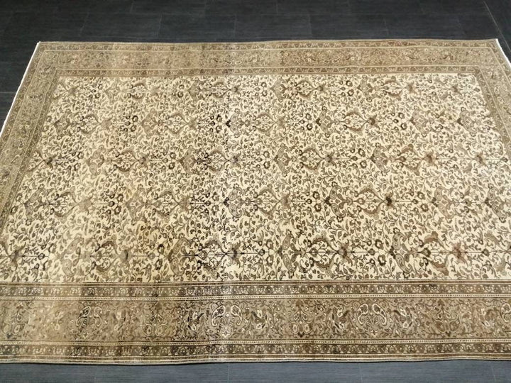 Turkish Oushak Rug 6' 3" x 9' 6" Hand-Knotted detail