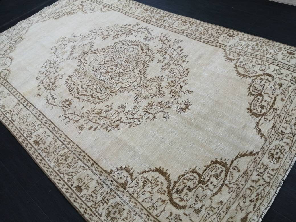 Rust Runner Rug 5' 9" x 9' 1" - No. WR28494