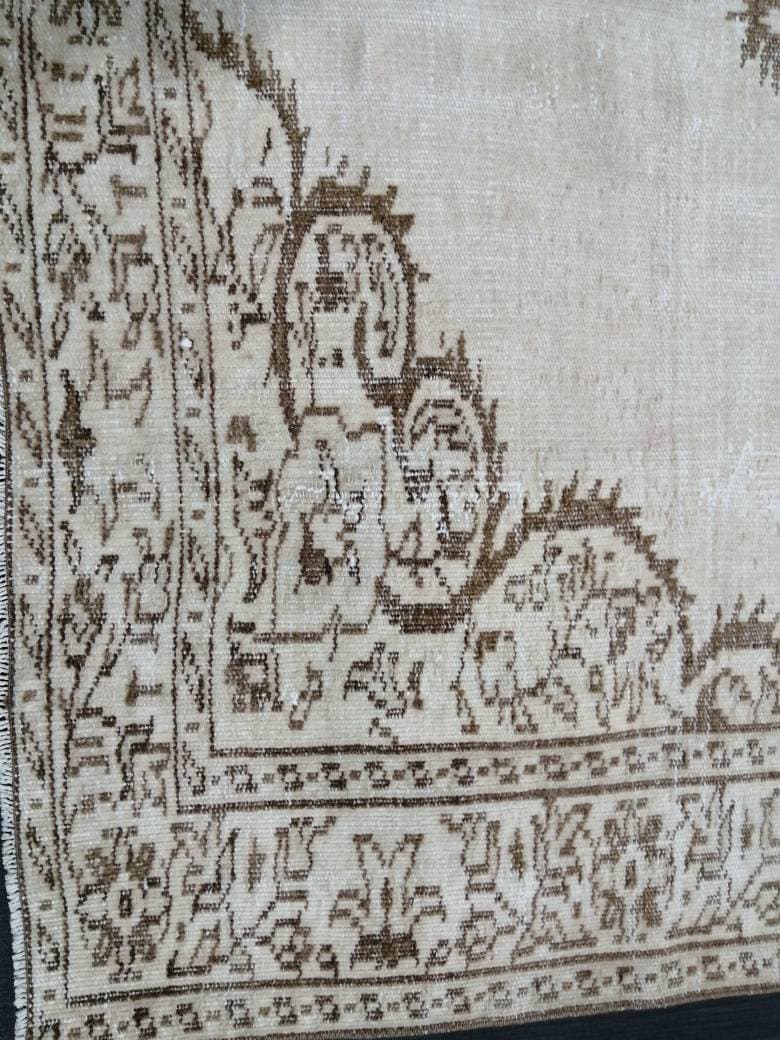 Rust Runner Rug 5' 9" x 9' 1" - No. WR28494