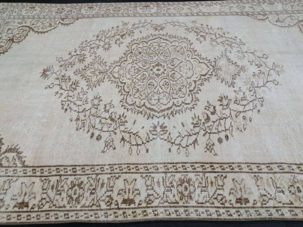 Rust Runner Rug 5' 9" x 9' 1" - No. WR28494