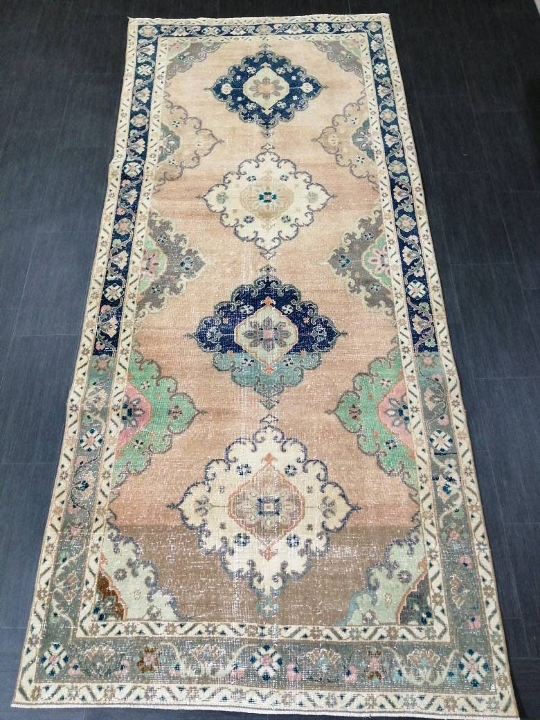 Beige Turkish Runner Rug 4' 6" x 10' 3" Hand-Knotted texture