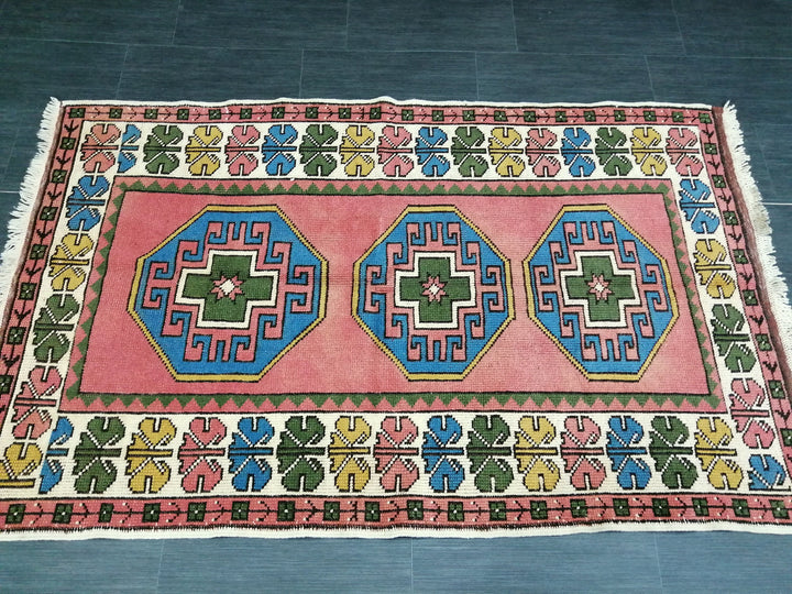 Turkish Oushak Rug 3' 8" x 6' Hand-Knotted detail