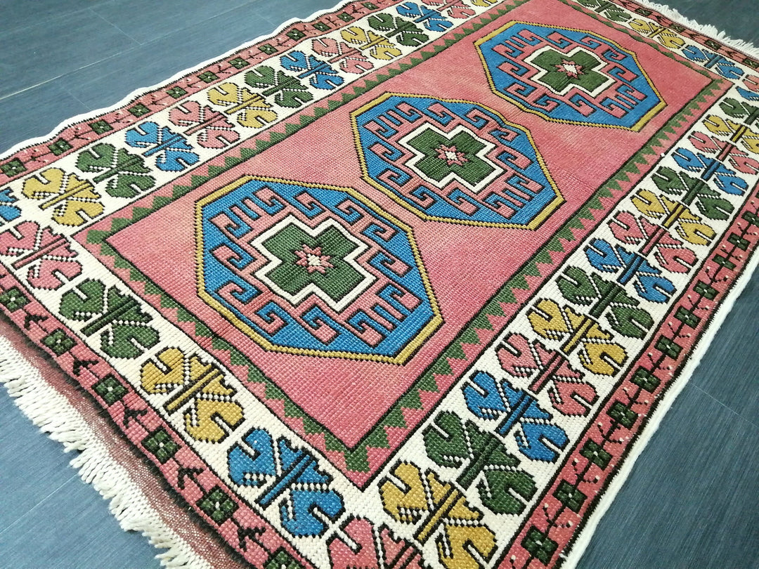 Turkish Oushak Rug 3' 8" x 6' Hand-Knotted pattern