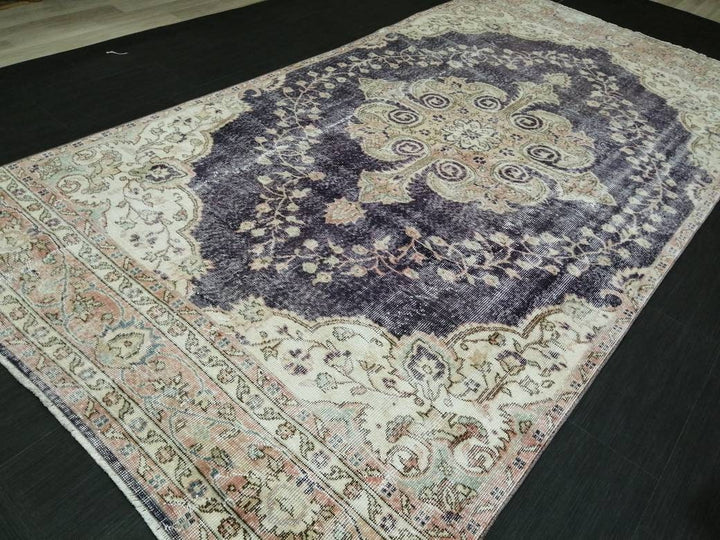 Turkish Runner Rug 5' 5" x 10' 8" Hand-Knotted detail