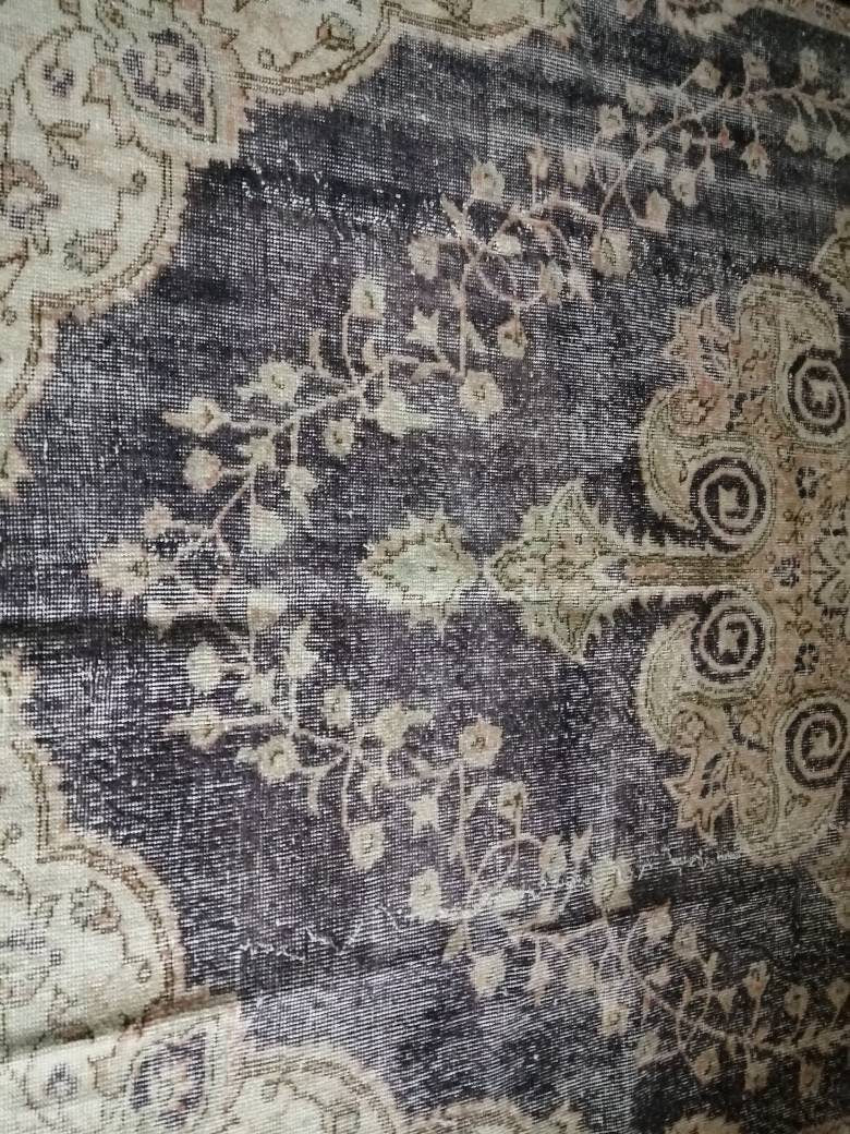 Turkish Runner Rug 5' 5" x 10' 8" Hand-Knotted pattern