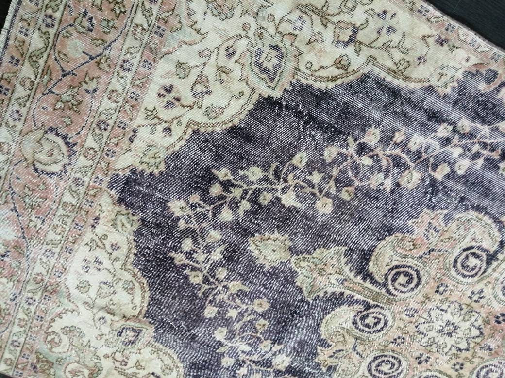 Turkish Runner Rug 5' 5" x 10' 8" Hand-Knotted texture