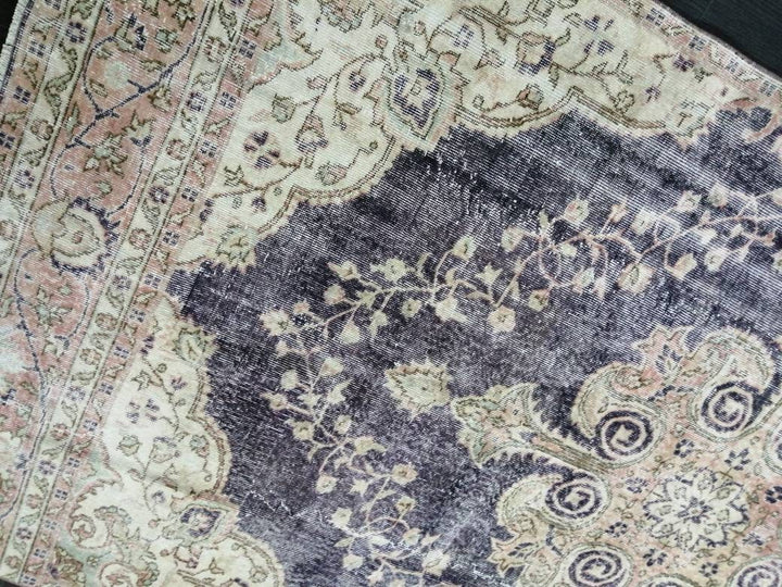 Turkish Runner Rug 5' 5" x 10' 8" Hand-Knotted texture