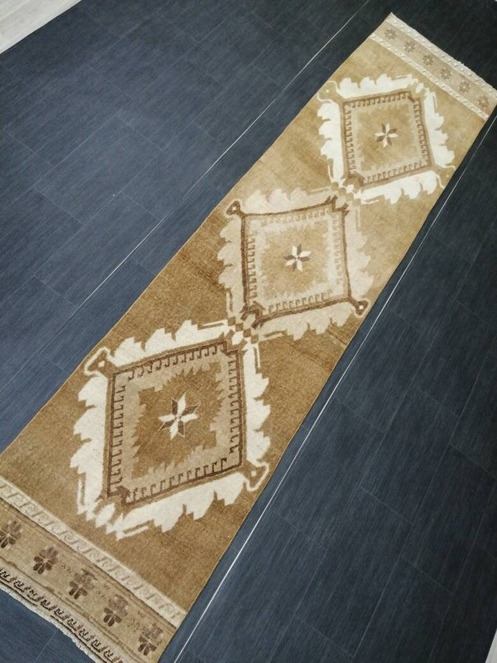 Turkish Runner Rug 2' 7" x 10' 10" Hand-Knotted close-up