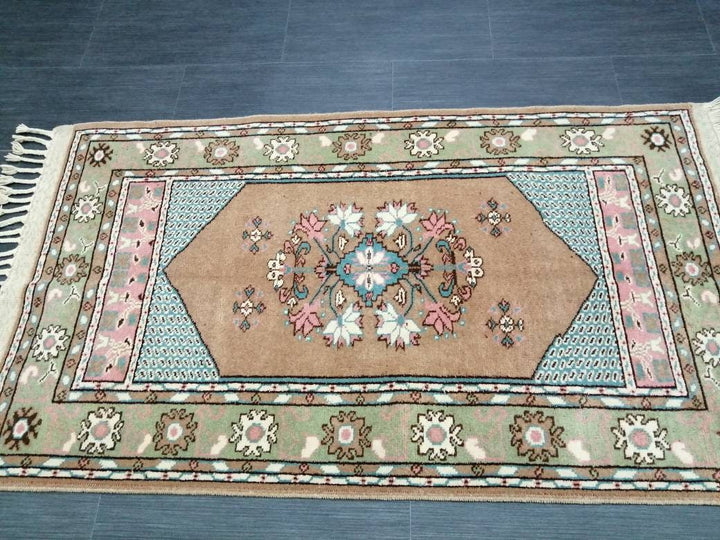 Beige Turkish Runner Rug 2' 7" x 4' 8" Hand-Knotted border